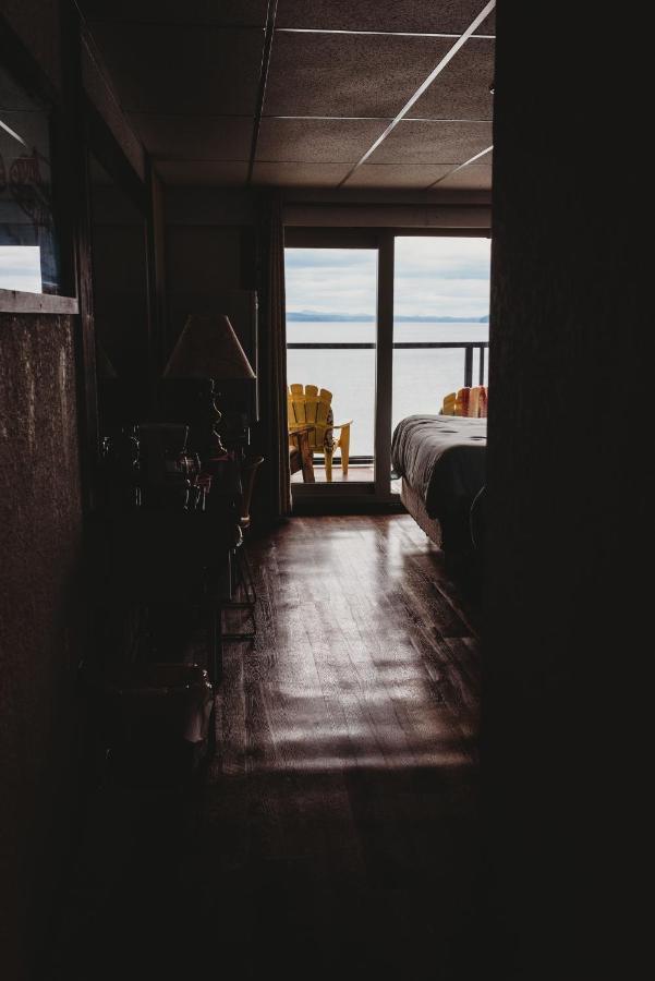 The Oceanfront Hotel Sointula 외부 사진