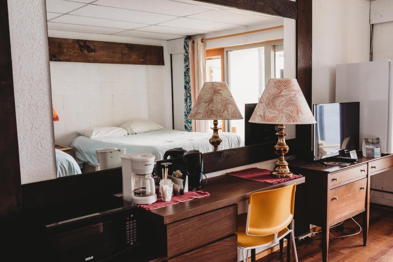 The Oceanfront Hotel Sointula 외부 사진