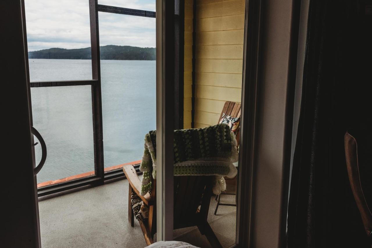 The Oceanfront Hotel Sointula 외부 사진