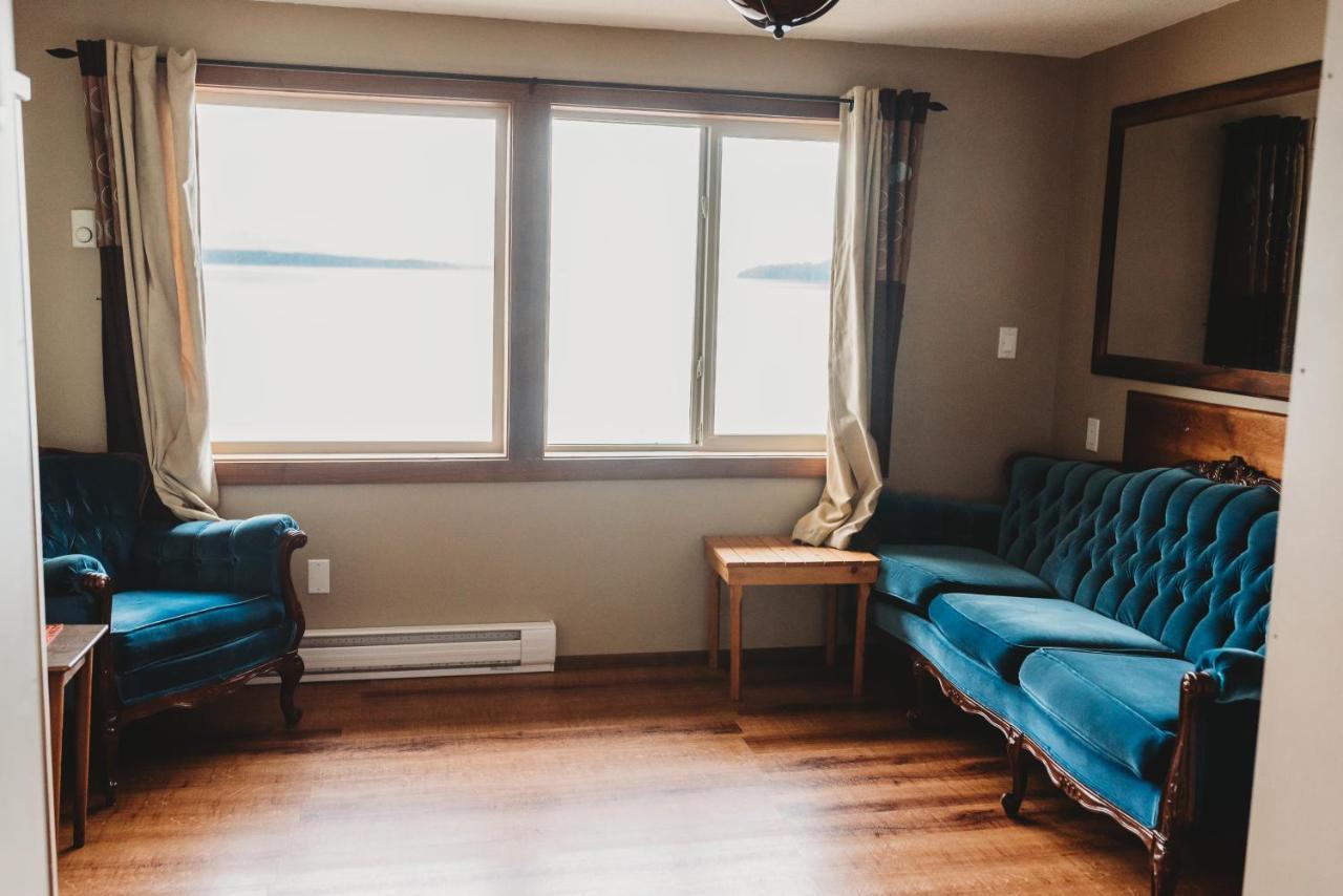 The Oceanfront Hotel Sointula 외부 사진