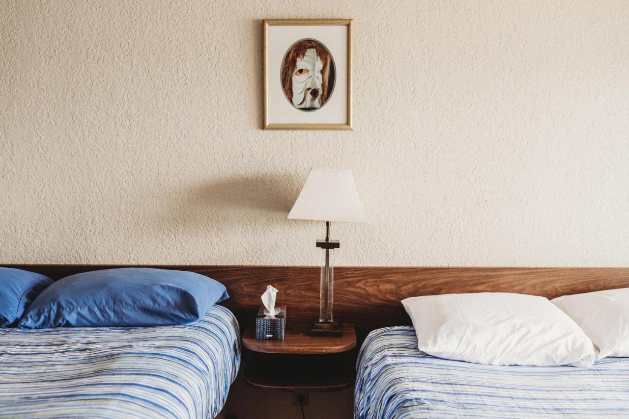 The Oceanfront Hotel Sointula 외부 사진