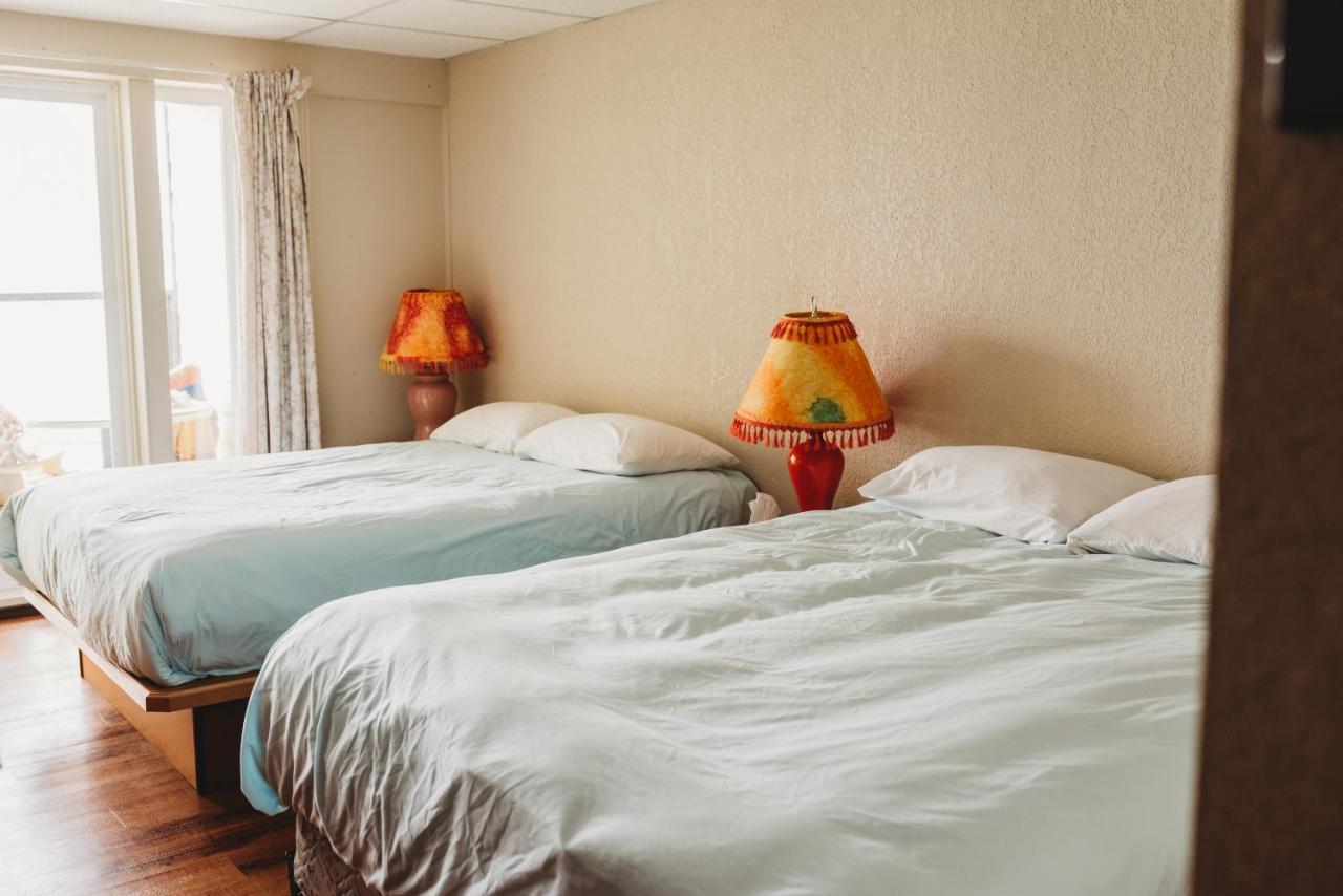 The Oceanfront Hotel Sointula 외부 사진